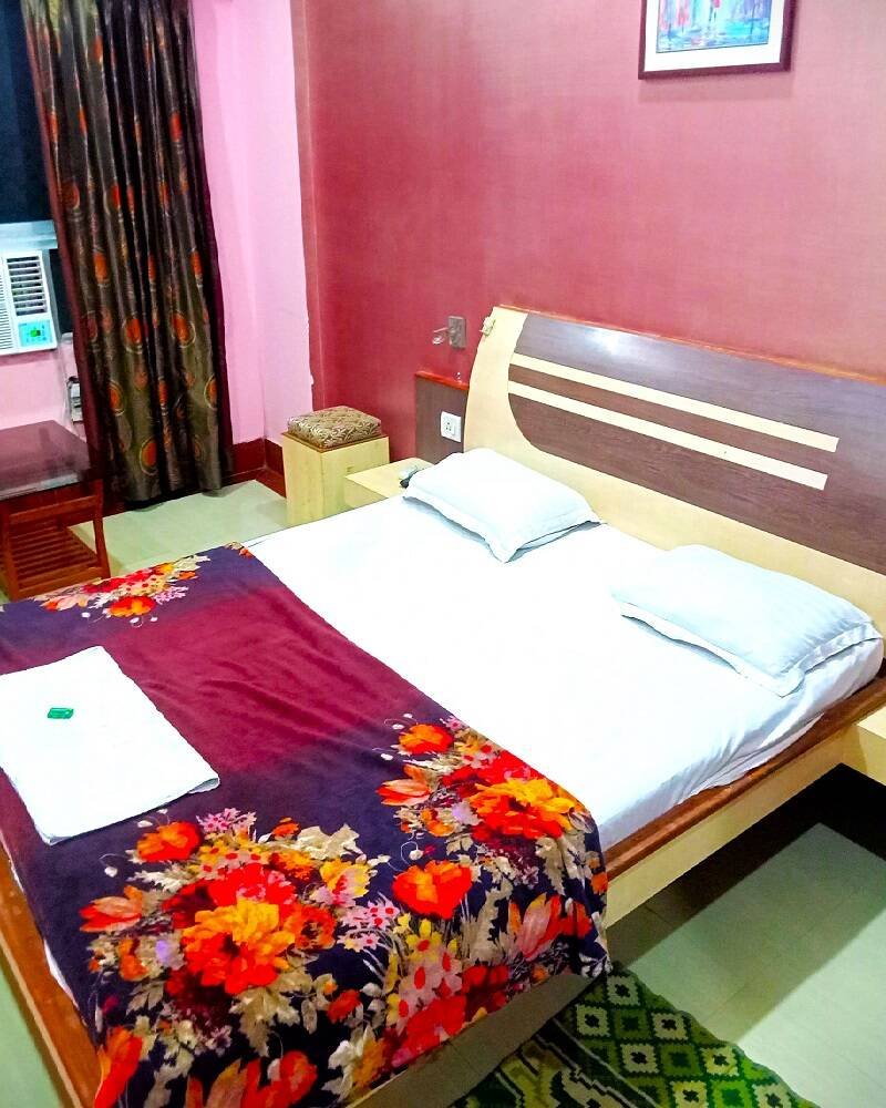Standard double bed AC room at Sonali Hotel Puri