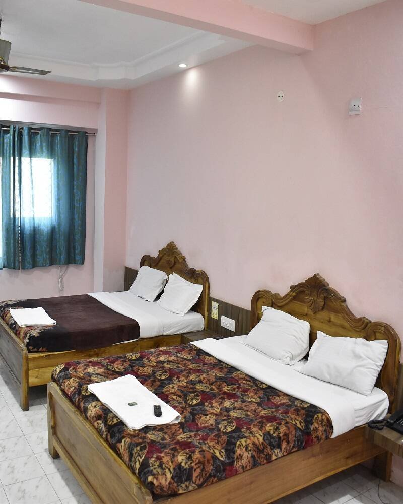 Super deluxe four bed AC room at Sonali Hotel Puri